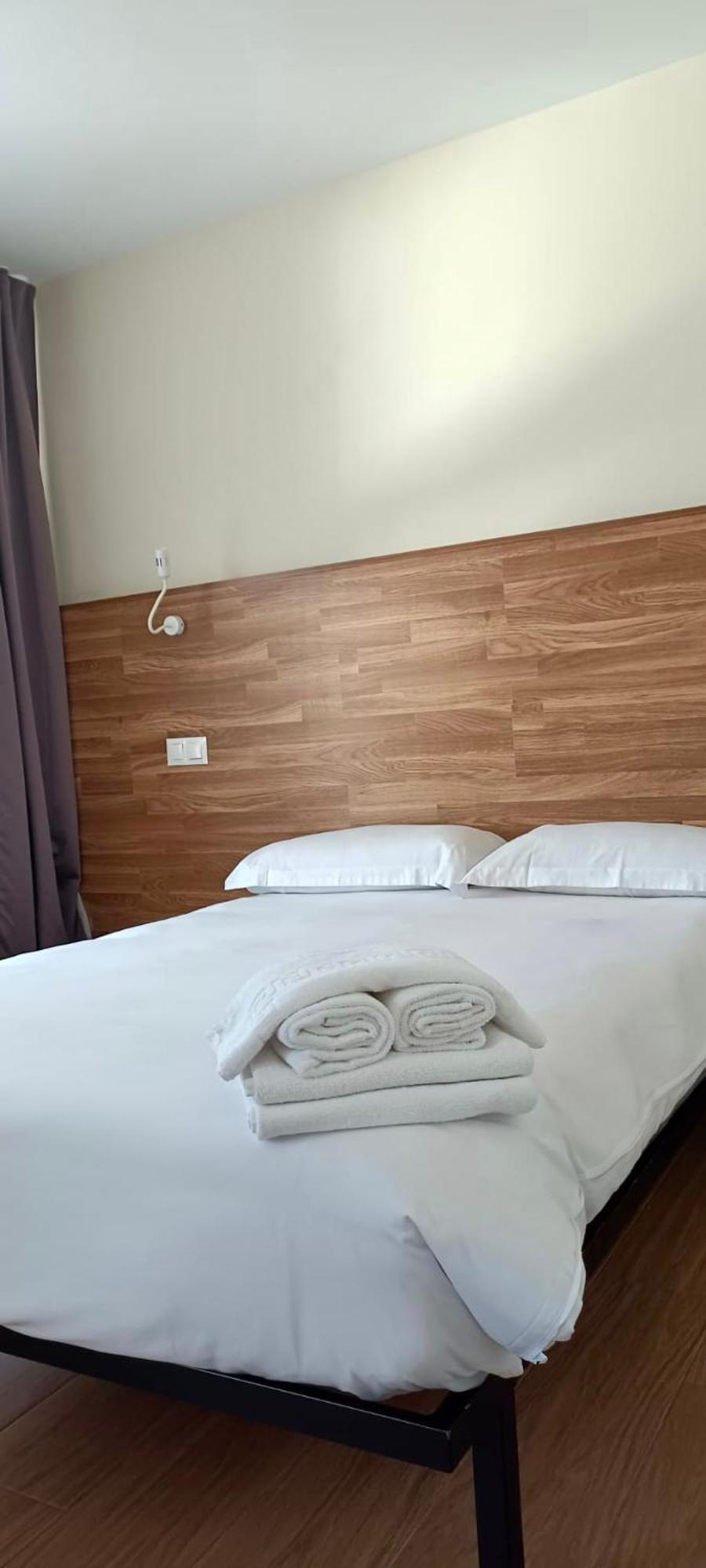 Apartahotel Golden Alcala Alcalá de Henares Esterno foto
